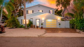 peppertree-house-at-night